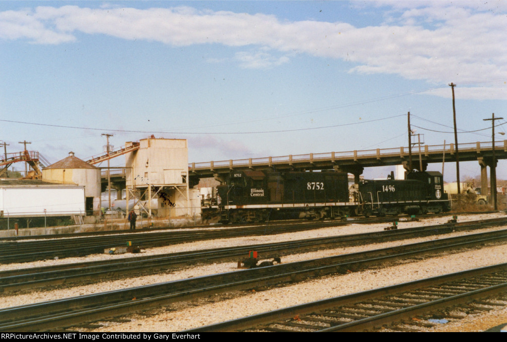 IC GP11 #8752 - Illinois Central